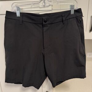 Lululemon ABC Classic-Fit Short 7” Warpstreme in Black - Size 32